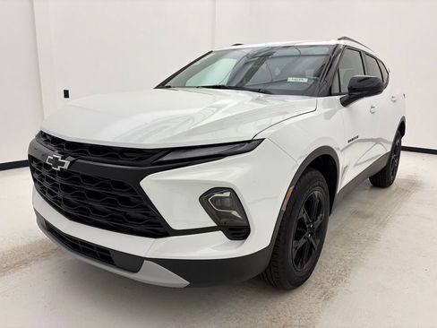 New 2026 Chevrolet Blazer LT w/ Convenience Package FWD image 16