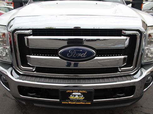 Used 2014 Ford F250 Lariat w/ Lariat Interior Package image 9