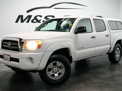 Used 2006 Toyota Tacoma PreRunner RWD image 2