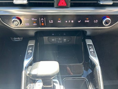 Used 2024 Kia Sorento SX FWD image 13