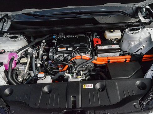 Certified 2025 Toyota bZ4X FWD image 28