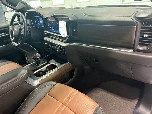 Used 2025 Chevrolet Silverado 1500 High Country w/ Technology Package AWD/4WD image 50