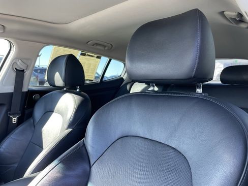 Used 2018 Kia Stinger Premium image 9