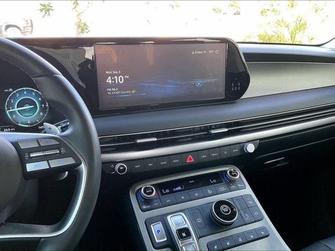 Used 2024 Hyundai Palisade SEL w/ Premium Package FWD image 6