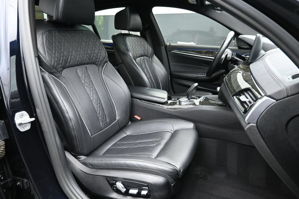 Used 2021 BMW M550i xDrive w/ Premium Package AWD/4WD image 28