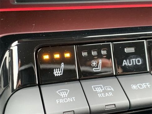 New 2025 Toyota Prius Plug-In Hybrid image 28