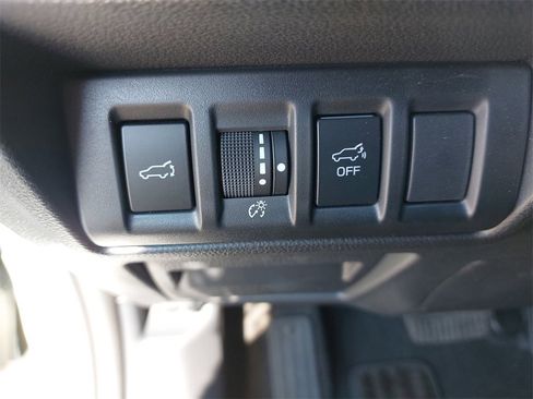 Used 2023 Subaru Outback Premium image 22