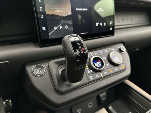 Used 2024 Land Rover Defender 110 X image 17
