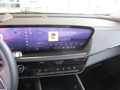 Used 2025 Buick Envision Preferred AWD/4WD image 33