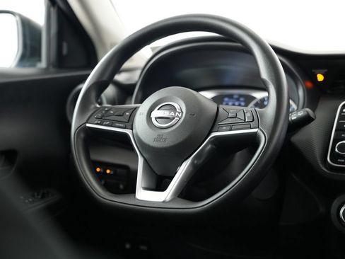 Used 2022 Nissan Kicks S FWD image 11