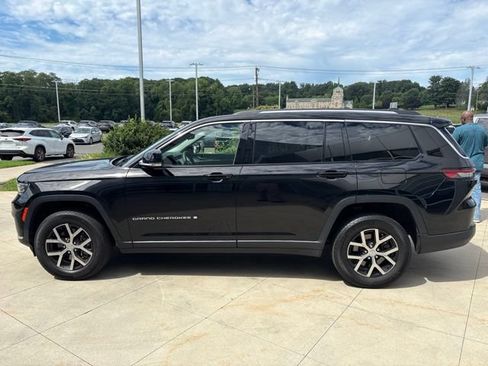 Used 2023 Jeep Grand Cherokee L Limited AWD/4WD image 4