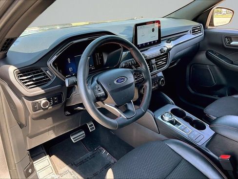 Used 2023 Ford Escape ST-Line AWD/4WD image 11