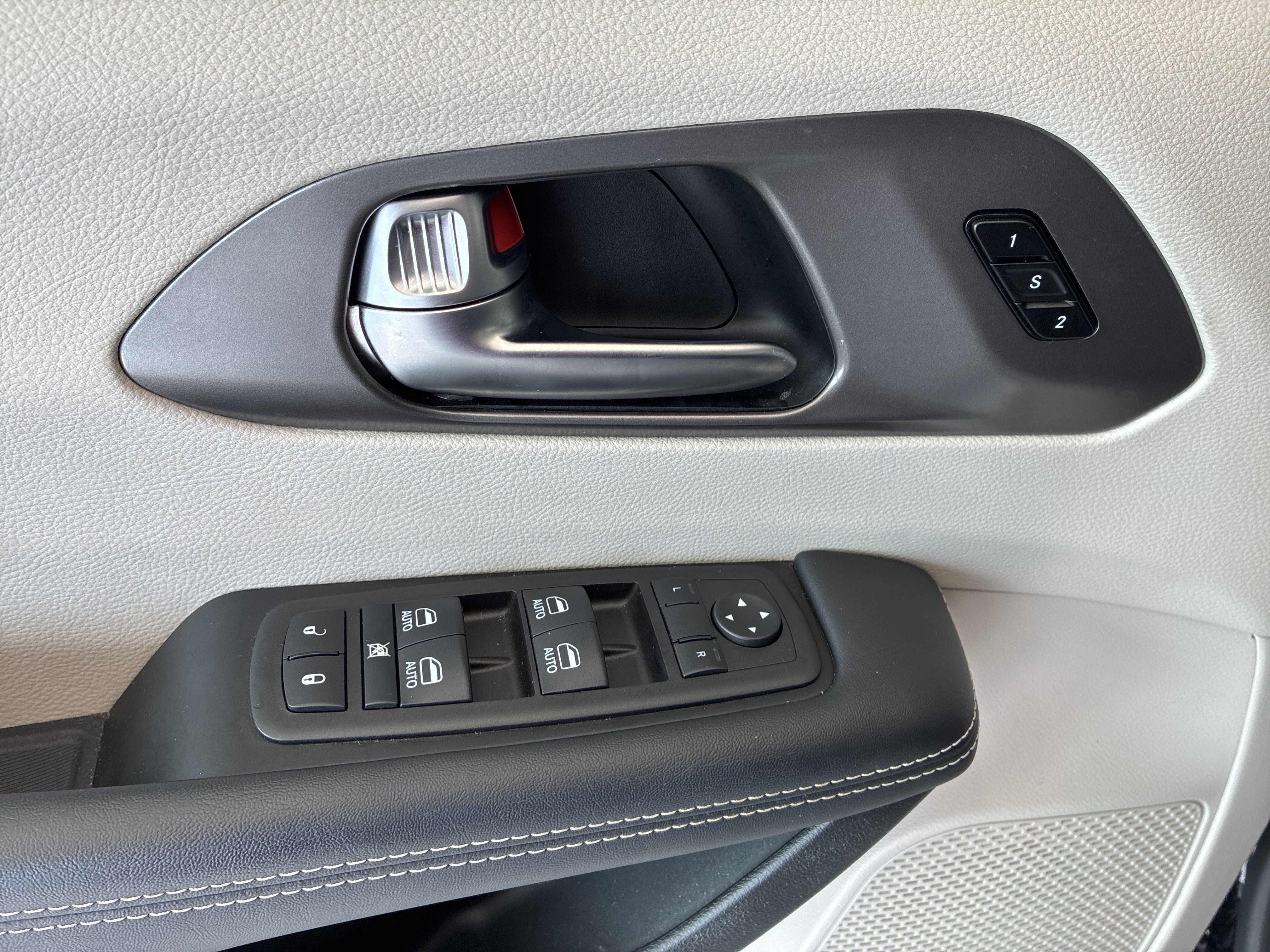 Certified 2024 Chrysler Pacifica Touring-L w/ Uconnect Theater Family Group AWD/4WD image 24