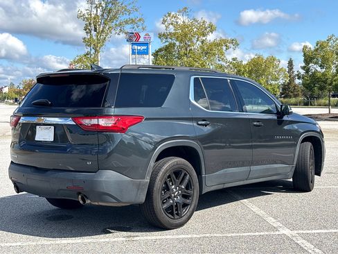 Used 2021 Chevrolet Traverse LT image 26