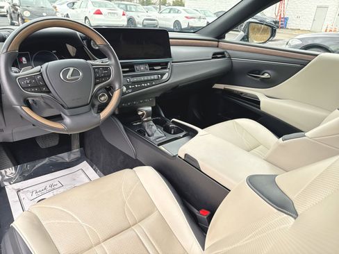 Used 2023 Lexus ES 350 w/ Accessory Package (Z1) image 11