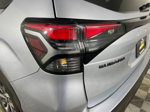 Used 2025 Subaru Forester Touring AWD/4WD image 21
