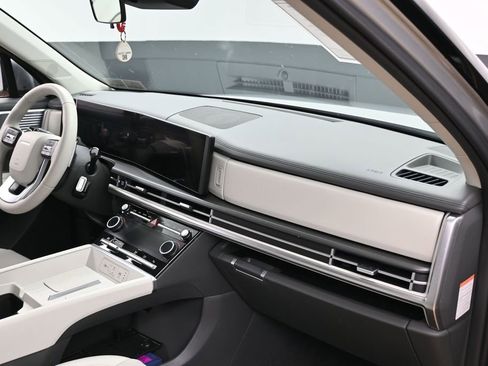 Used 2026 Hyundai Santa Fe SEL FWD image 37