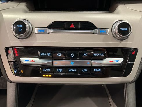 Used 2023 Ford Explorer XLT w/ Equipment Group 202A image 19