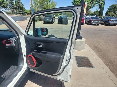 Used 2023 Jeep Renegade Trailhawk AWD/4WD image 17