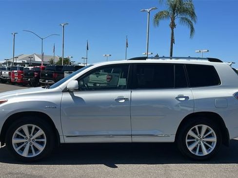 Used 2012 Toyota Highlander Limited AWD/4WD image 7