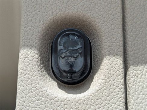 Used 2020 GMC Yukon Denali w/ Enhanced Security Package image 14