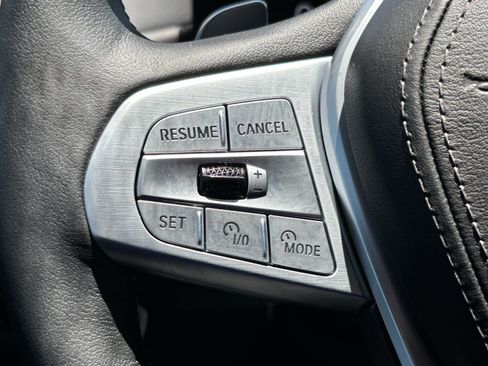 Used 2025 BMW X7 xDrive40i w/ Premium Package AWD/4WD image 19