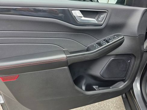 Used 2023 Ford Escape ST-Line w/ Equipment Group 301A image 8