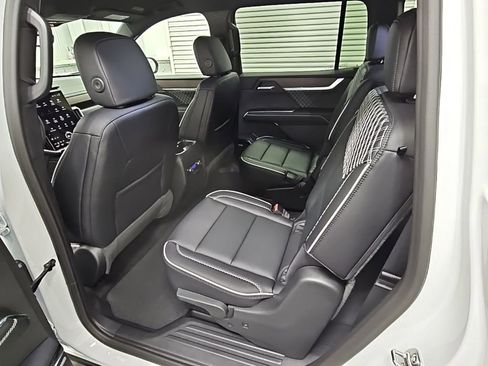 New 2026 GMC Acadia Denali w/ Super Cruise Package image 32