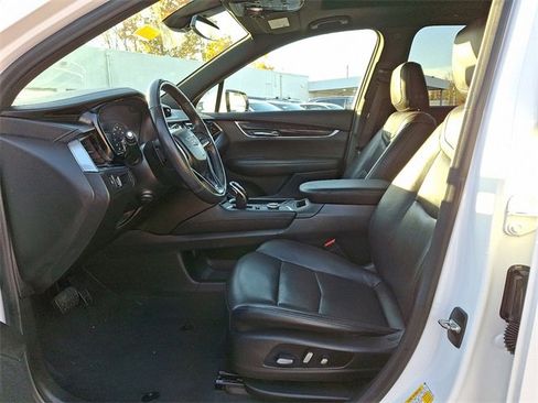 Used 2021 Cadillac XT6 Premium Luxury image 13