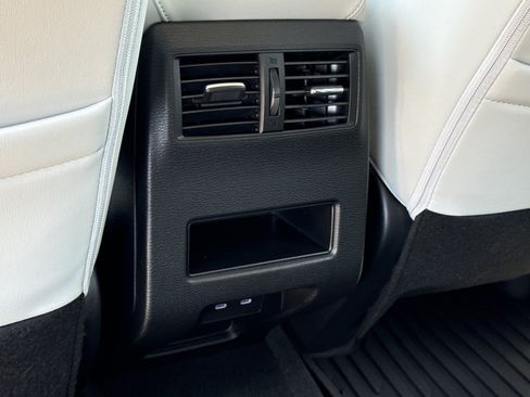 Used 2025 Mitsubishi Outlander SE FWD image 14