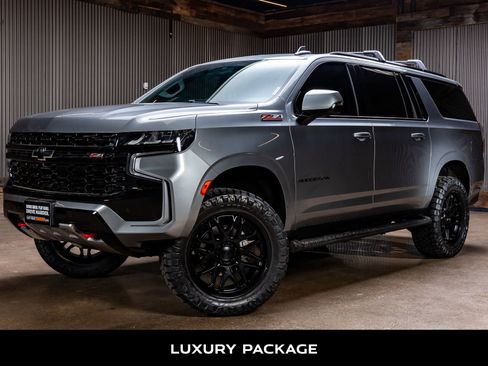 Used 2023 Chevrolet Suburban Z71 w/ Luxury Package image 5