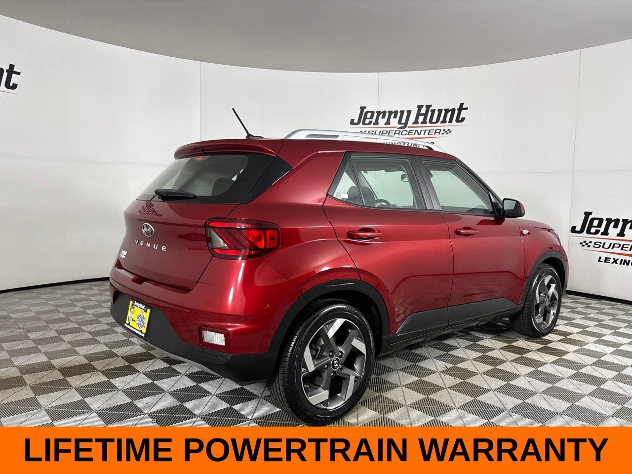 Used 2024 Hyundai Venue SEL FWD image 6