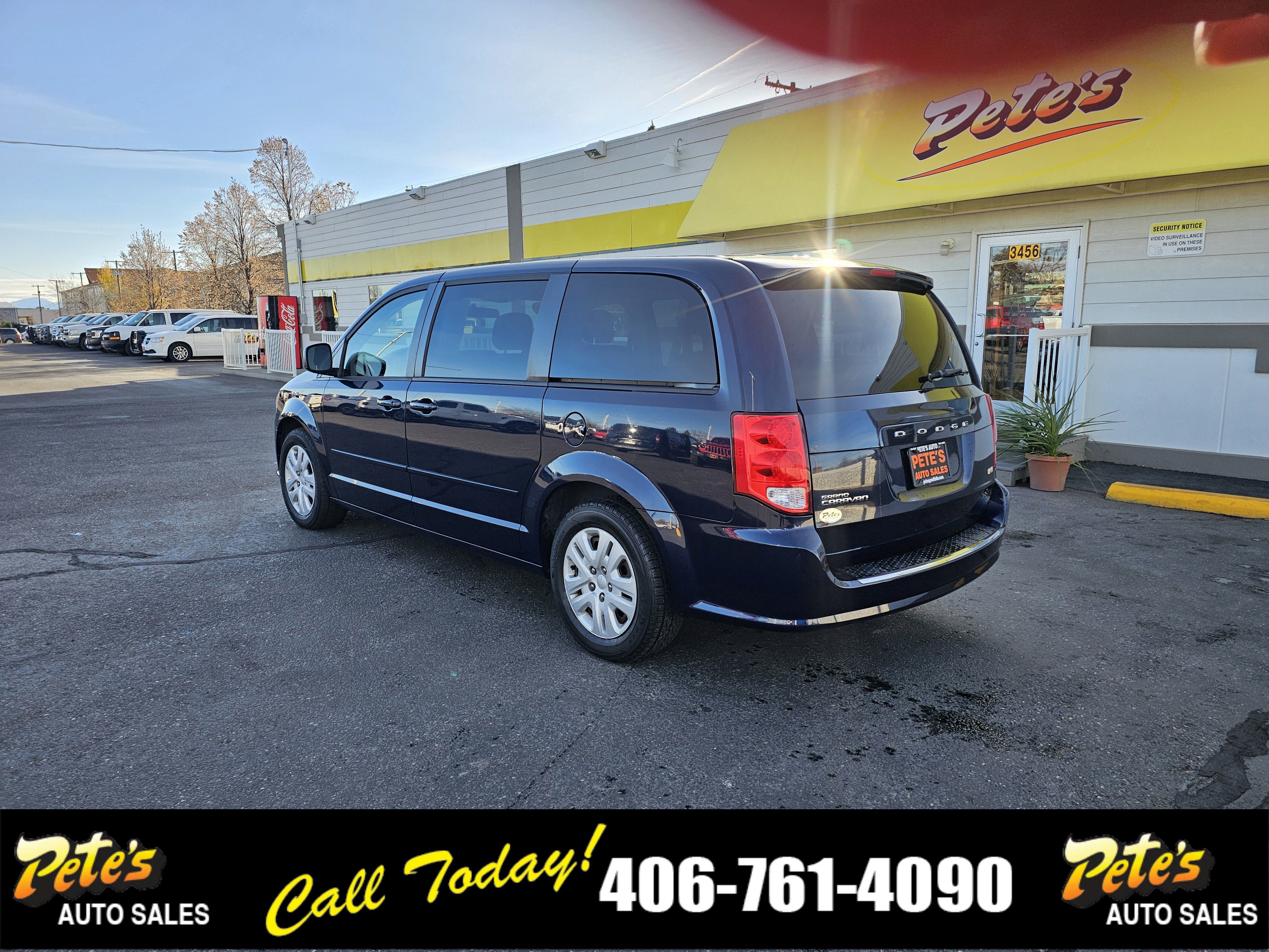Used 2016 Dodge Grand Caravan SE w/ Quick Order Package 29E SE FWD image 2