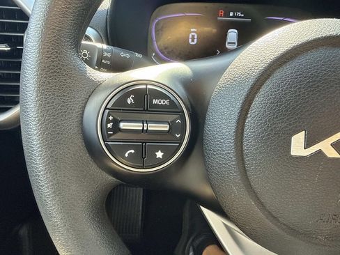 Used 2024 Kia Soul LX w/ Option Group 015 FWD image 28
