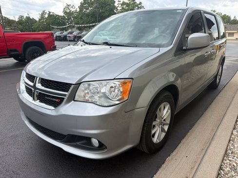 Used 2020 Dodge Grand Caravan SE FWD image 12