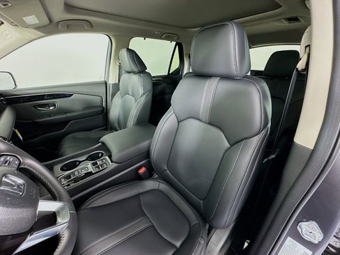New 2025 Honda Pilot Touring image 22