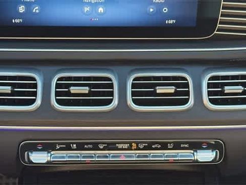 Certified 2025 Mercedes-Benz GLS 450 4MATIC image 23