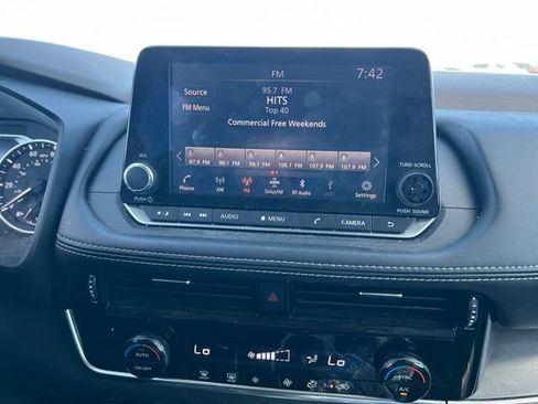 Used 2021 Nissan Rogue SV AWD/4WD image 13