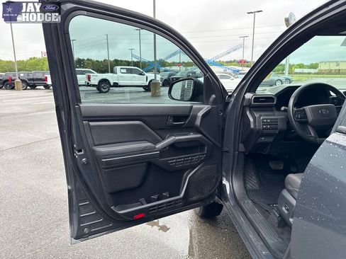 Used 2025 Toyota Tacoma SR image 21