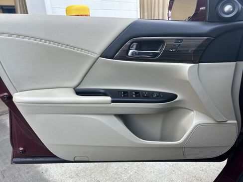 Used 2017 Honda Accord EX-L image 22