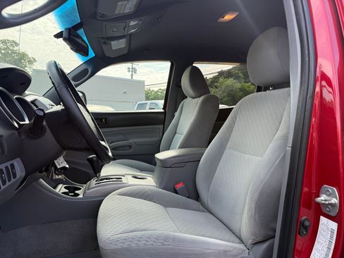 Used 2011 Toyota Tacoma 4x4 Double Cab w/ SR5 Pkg #2 image 12