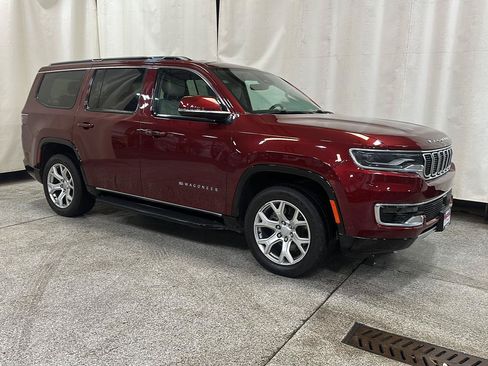 Used 2022 Jeep Wagoneer Series II w/ Flexible Seating Group AWD/4WD image 7