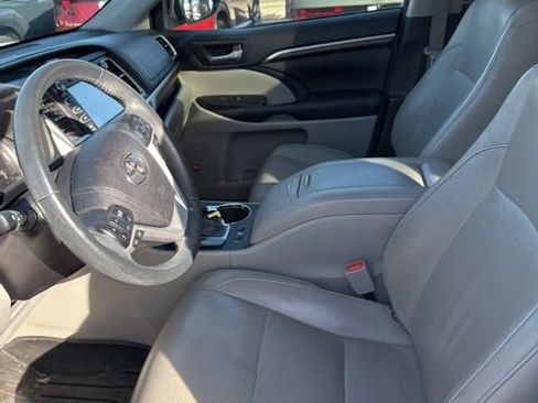 Used 2015 Toyota Highlander Limited Platinum AWD/4WD image 10