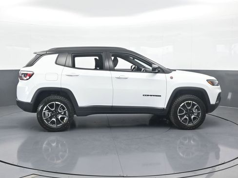 New 2026 Jeep Compass Trailhawk image 7