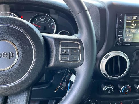Used 2014 Jeep Wrangler Rubicon w/ Power Convenience Group AWD/4WD image 26