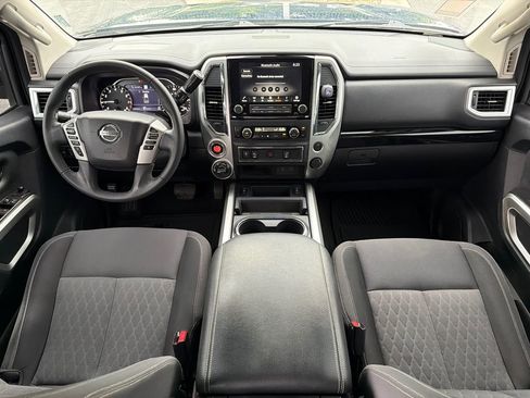 Used 2021 Nissan Titan SV w/ SV Convenience Package AWD/4WD image 17