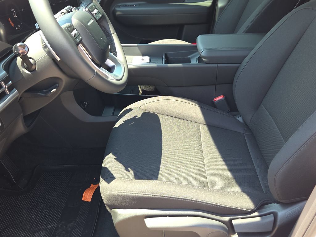 Used 2026 Hyundai Santa Fe SE FWD image 16