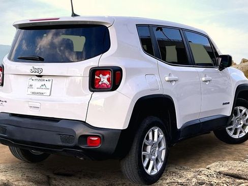 Used 2023 Jeep Renegade Latitude AWD/4WD image 2