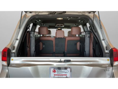 Used 2019 Toyota Land Cruiser AWD/4WD image 33