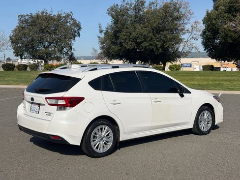 Used 2017 Subaru Impreza 2.0i Premium image 13